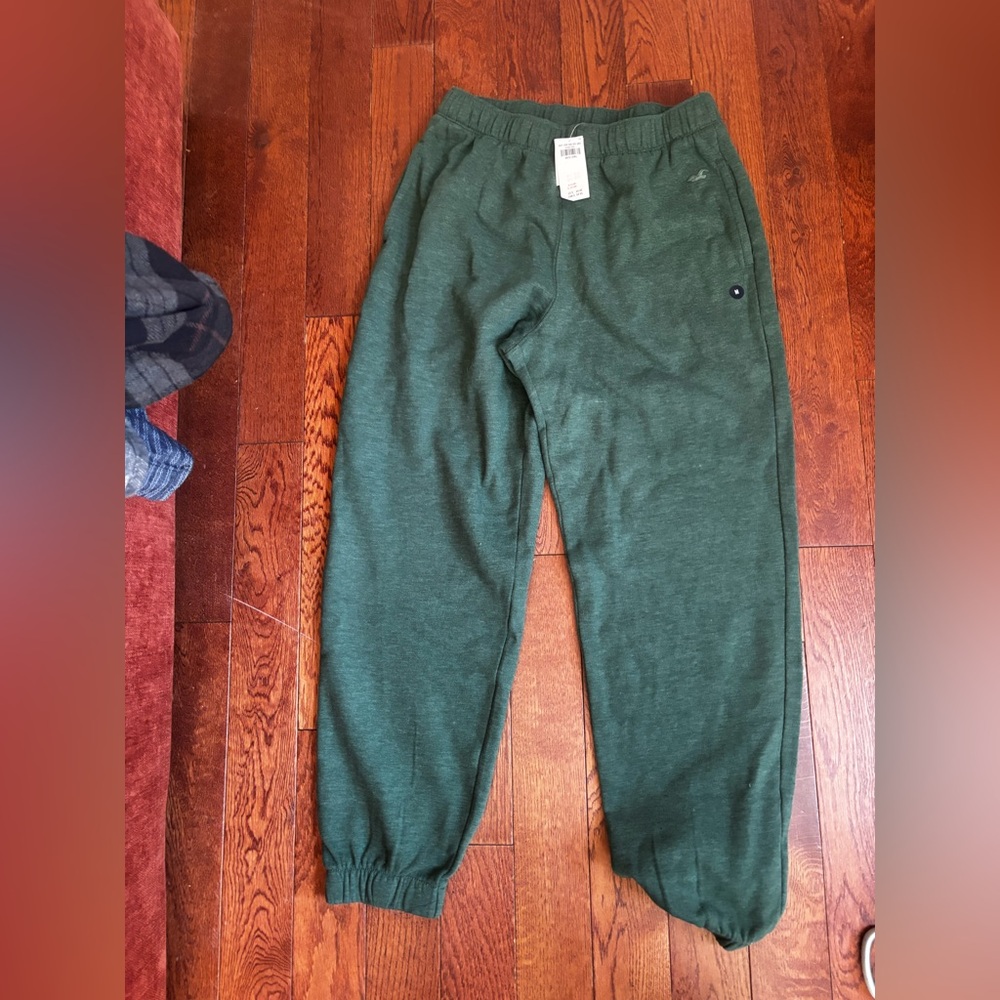 New with tags - Hollister size medium long- green joggers